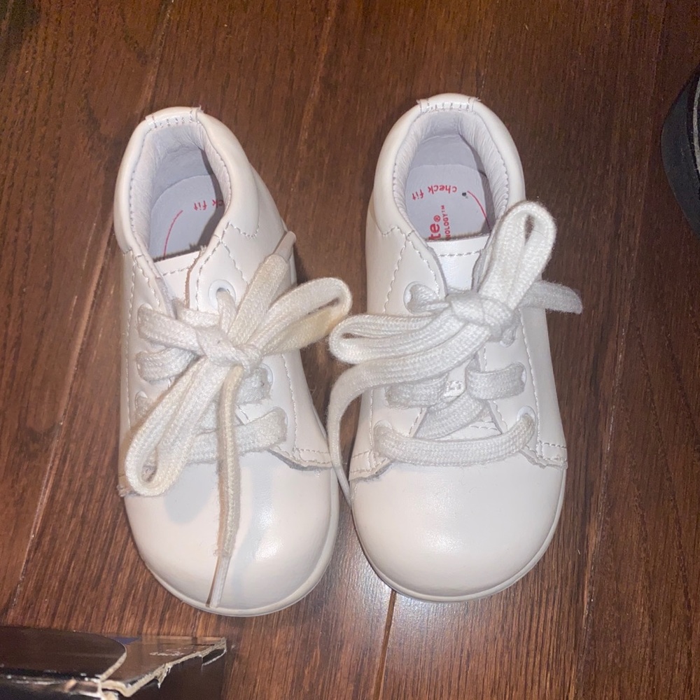 Excellent condition Stride Rite Walking Shoes 4C
